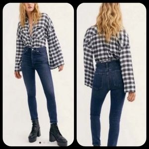 🆕️ We the Free People Ultra High Rise hi waisted Skinny jeans dark Button fly